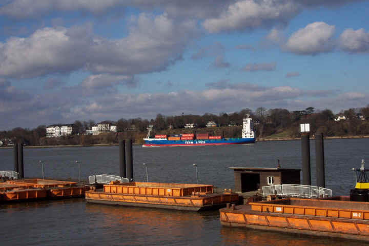 Elbe.jpg (238841 Byte)